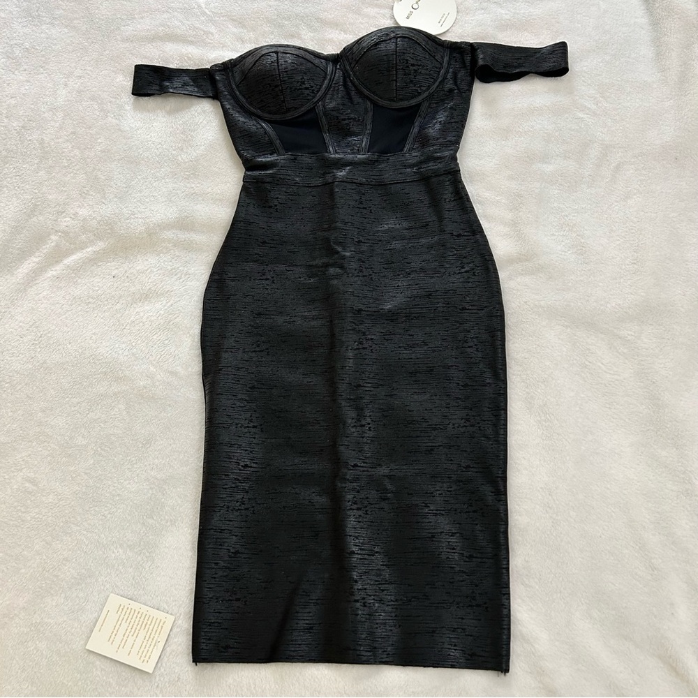 Miss Circle Elegant Black Off-Shoulder Corset Dress - Picture 2 of 16